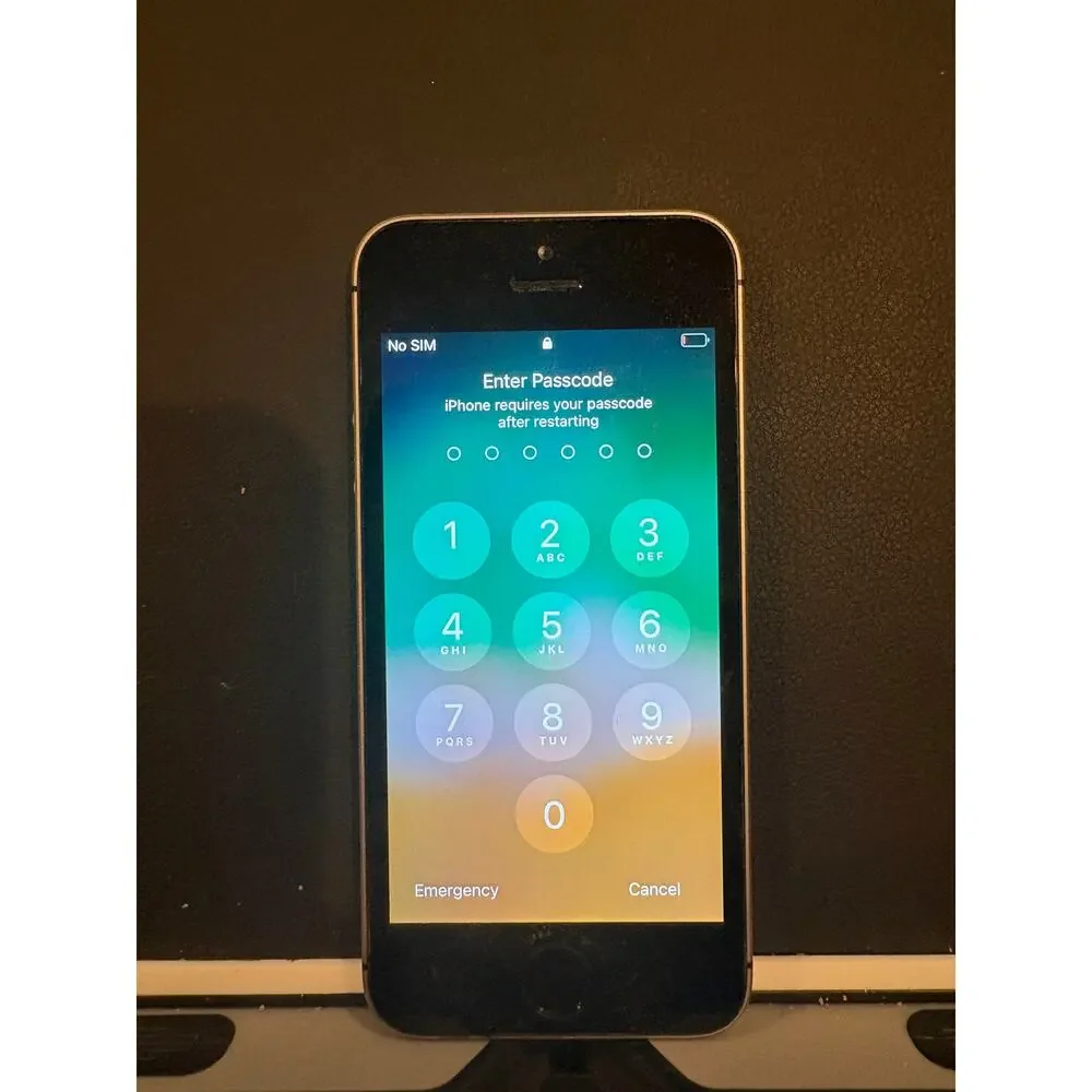 Apple iPhone SE A1662 16GB Verizon For Parts
